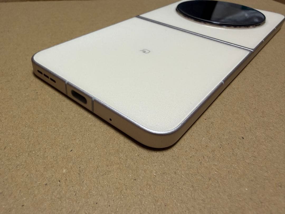 Libero Flip スマートフォン 128gb ゴールド ヒンジ欠けあり