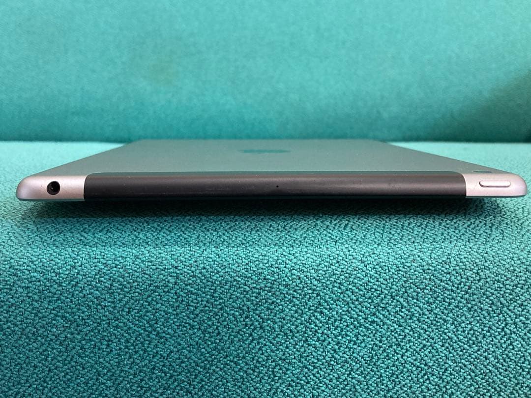 ② iPad 第6世代 Wi-Fi Cellular 128GB シルバー
