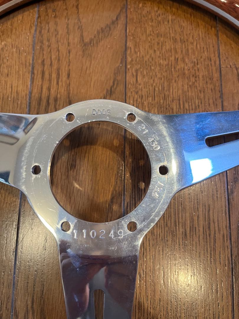 ナルディ ウッド　ステアリング　クラシック