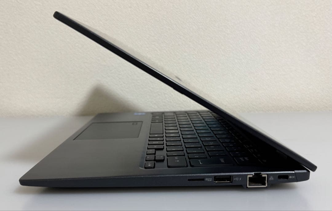 累積957h 東芝 G83/HS 8GB 256GB Office 指紋・顔認