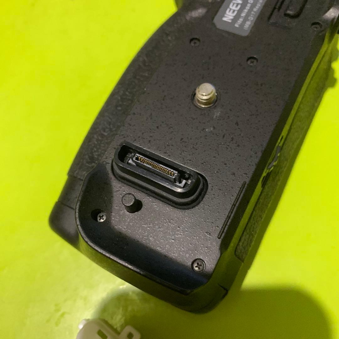 NEEWERニコンD500バッテリーグリップ
