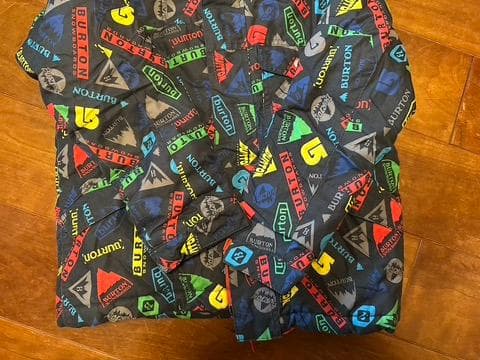 BURTON スノーボードウェア 子供用 黒赤　5-6