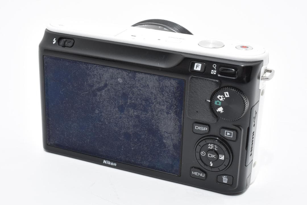 NIKON 1 J1 ホワイト＋10-30mm ショット数27600回 カメラ