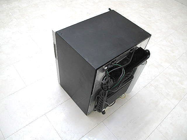 ドメティック RH460LG ガラス扉 ミニバー冷蔵庫 約60L 　約9.6万円