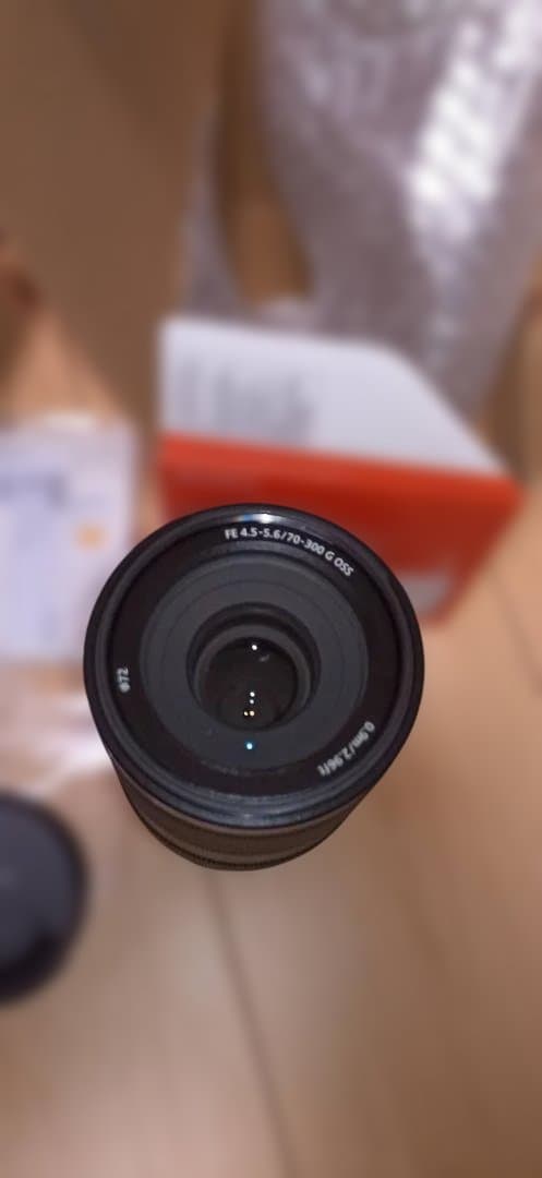 新品未使用！ソニーレンズ　SEL70300G　 F4.5-5.6