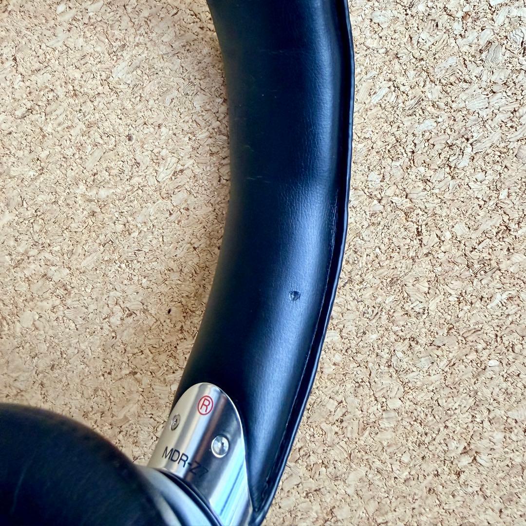 ハイレゾ音源対応のSONY製有線ヘッドホン「MDR-Z7」