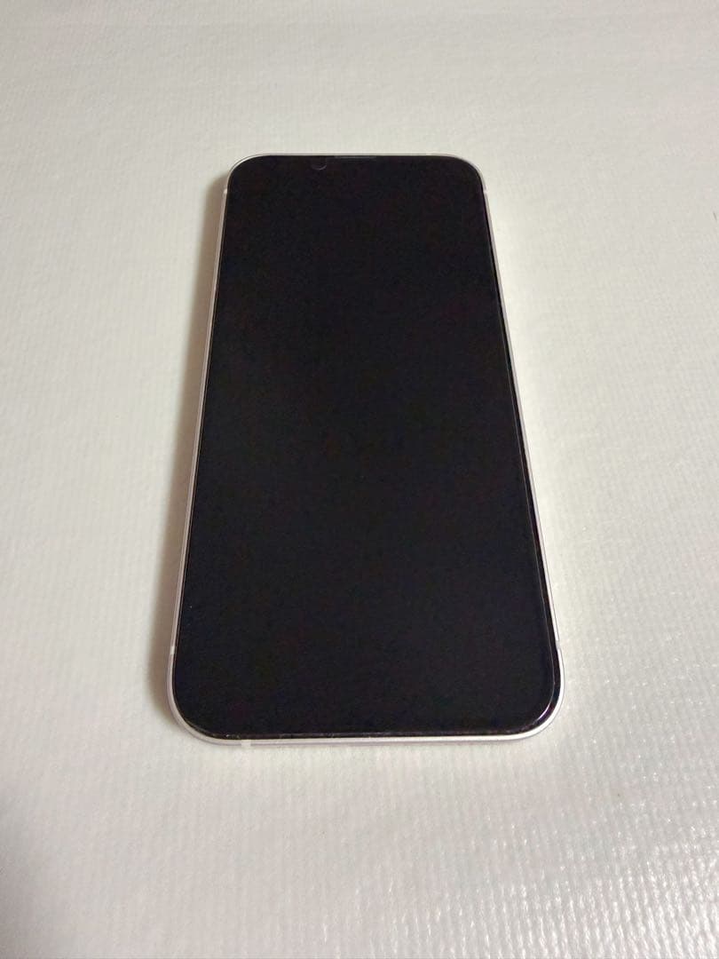 【美品】Apple iPhone13 256GB 本体 スターライト（ホワイト）