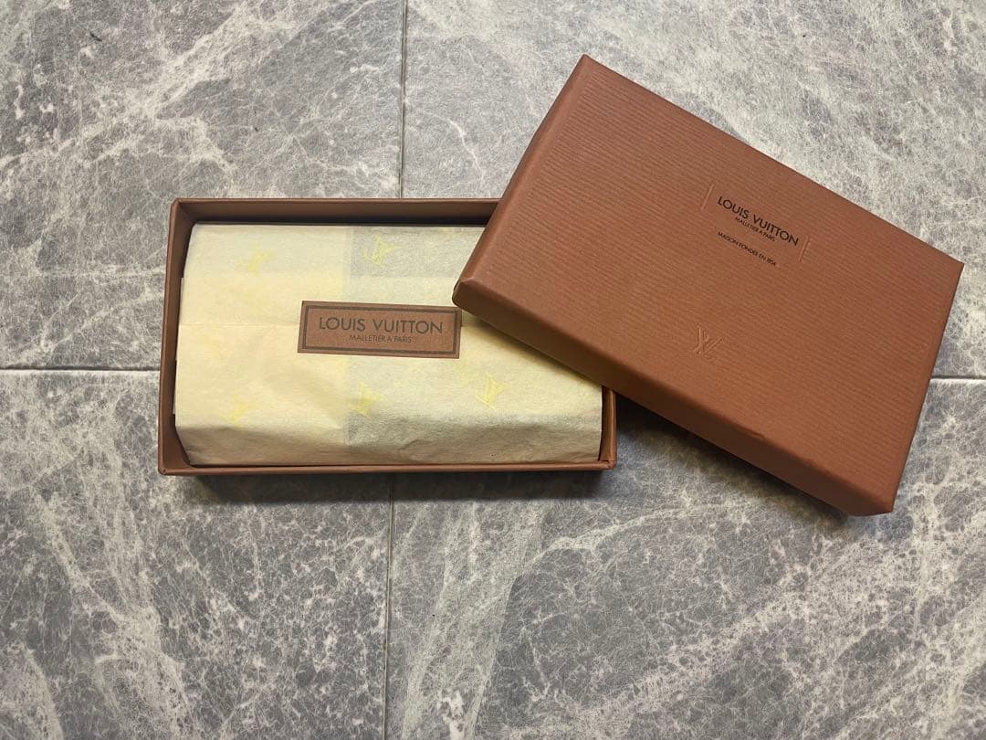 【新品、未使用品】LOUIS VUITTONダミエ 名刺入れ