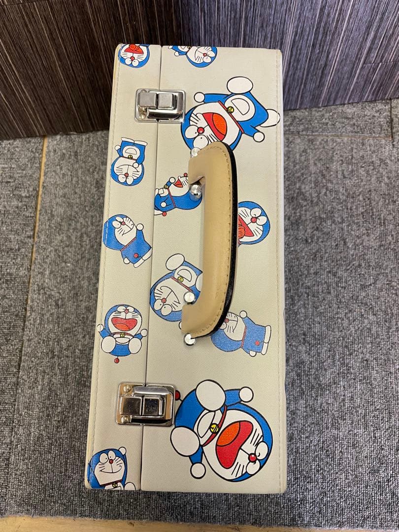 激レア品　ドラえもん　アタッシュケース　生産終了品　限定１個