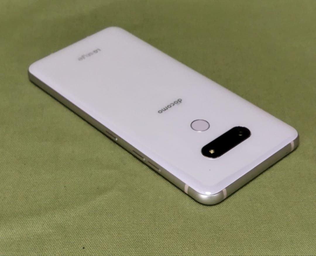 訳アリ docomo LG style3 L-41A SIMフリー 防水 2