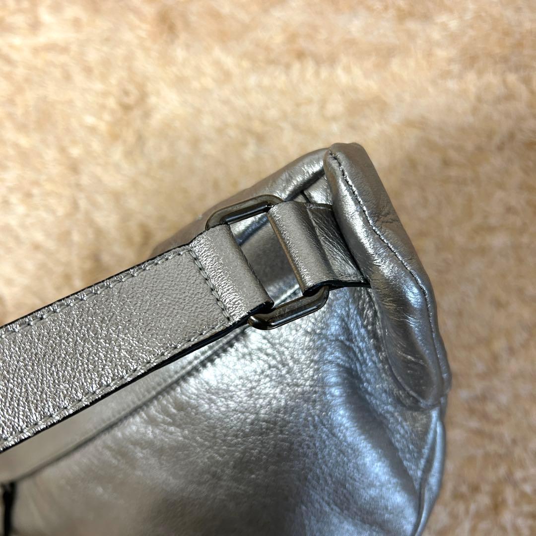 極美品✨ ジミーチュウ デリー スタースタッズ レザー ボディバッグ シルバー