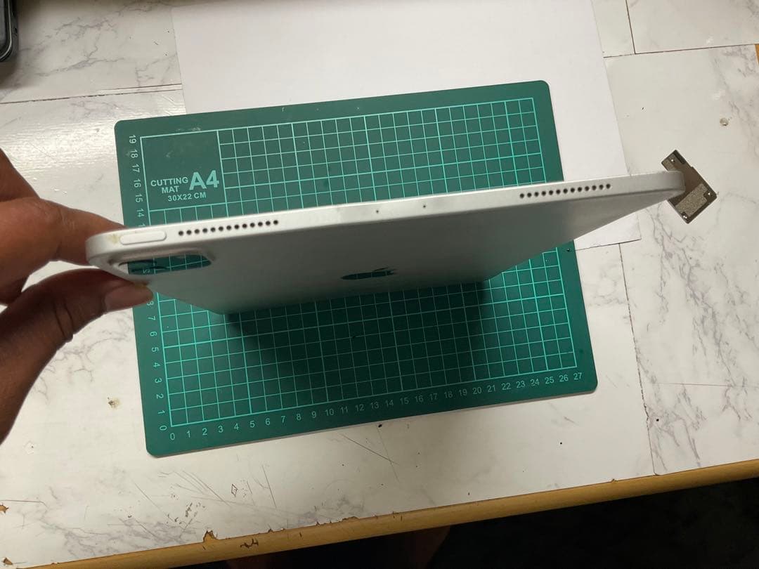 (くりずん ）Apple iPad本体 内部構造