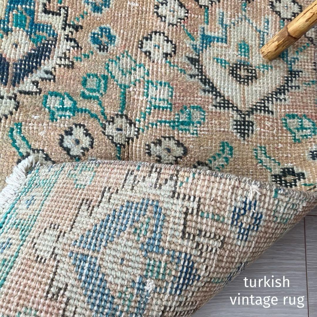 厚みウール　くすみベージュ　グリーン　ロング　ランナー　トルコヴィンテージラグ