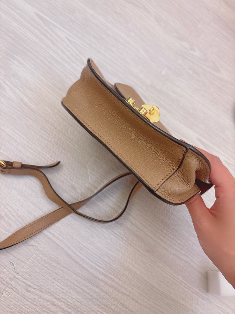 Miu Miu ベージュショルダーバッグ