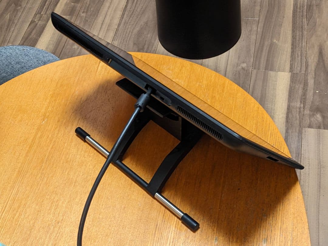 Wacom Cintiq 16インチ 可変スタンド付き