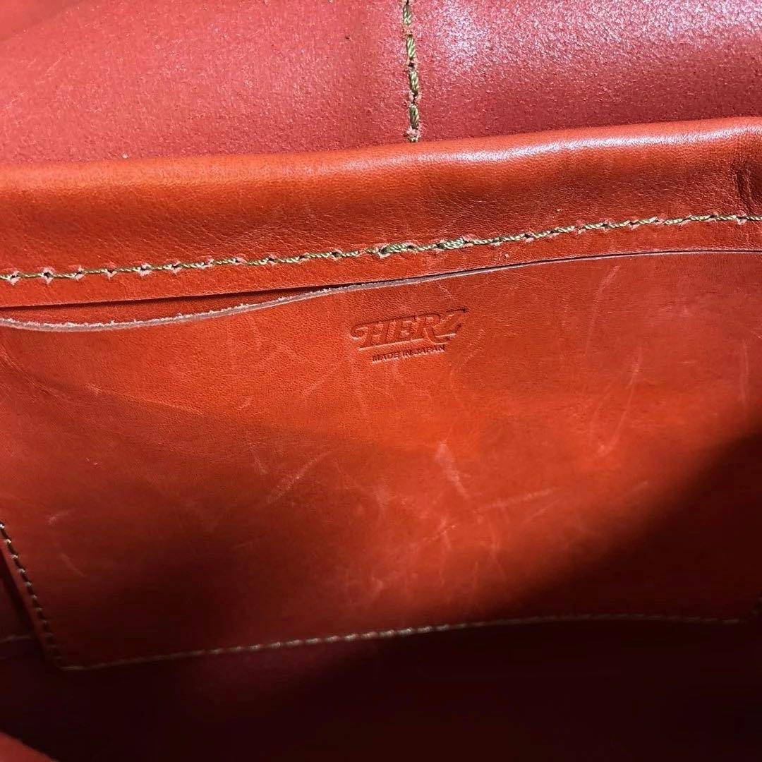 ヘルツ　レザー ショルダーバッグ　レッド