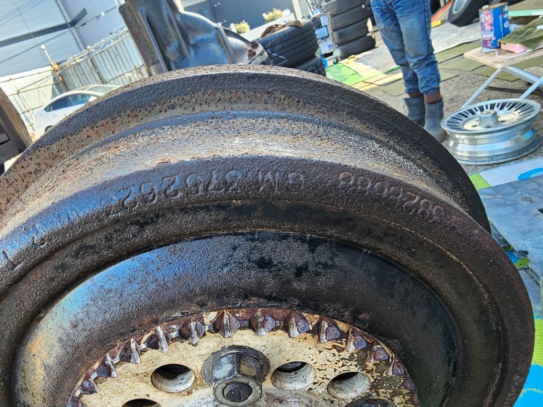 シボレーインパラ ホーシング デフです。