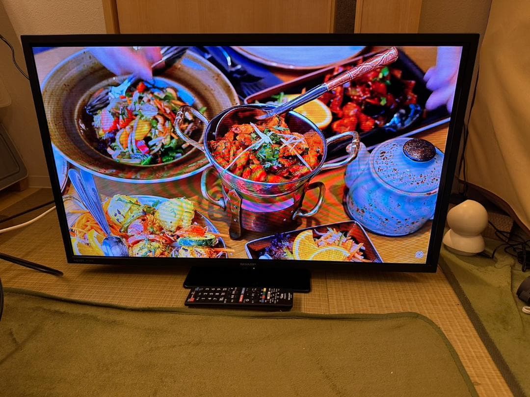 SHARP シャープ　32型　テレビ 2T-C32DE 2022年製　状態綺麗！