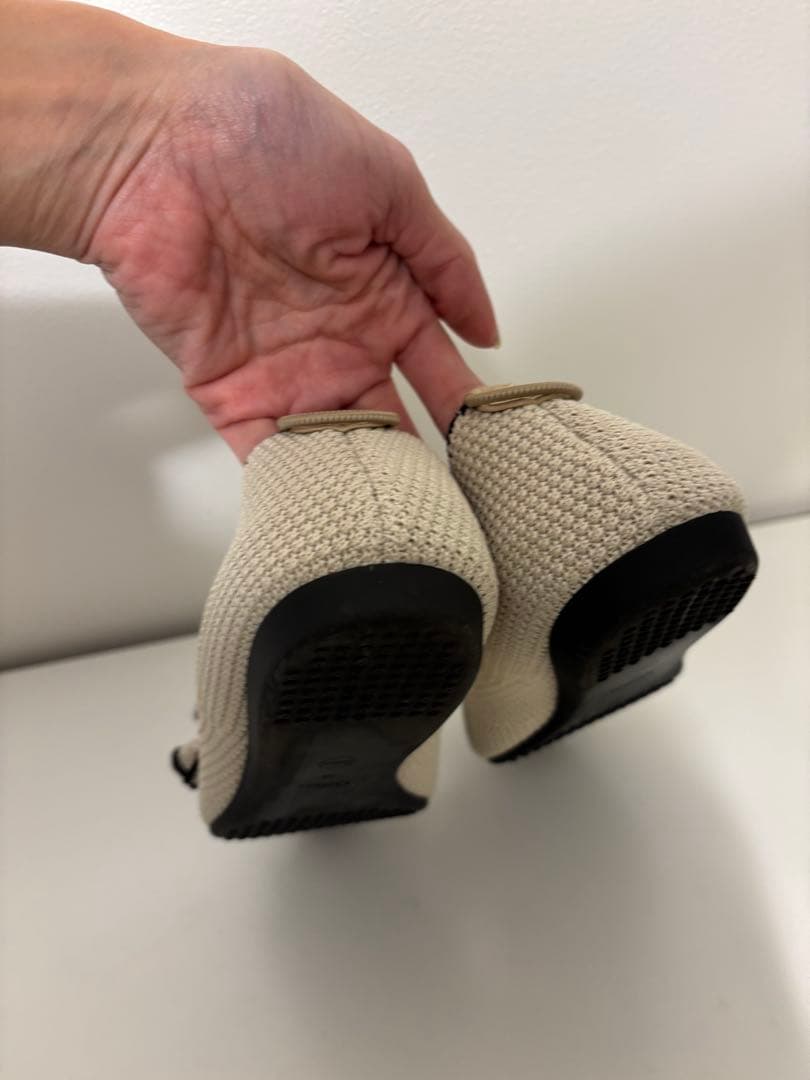 美品　38 Offen フリルパンプス　ベージュ　黒　フラットシューズ