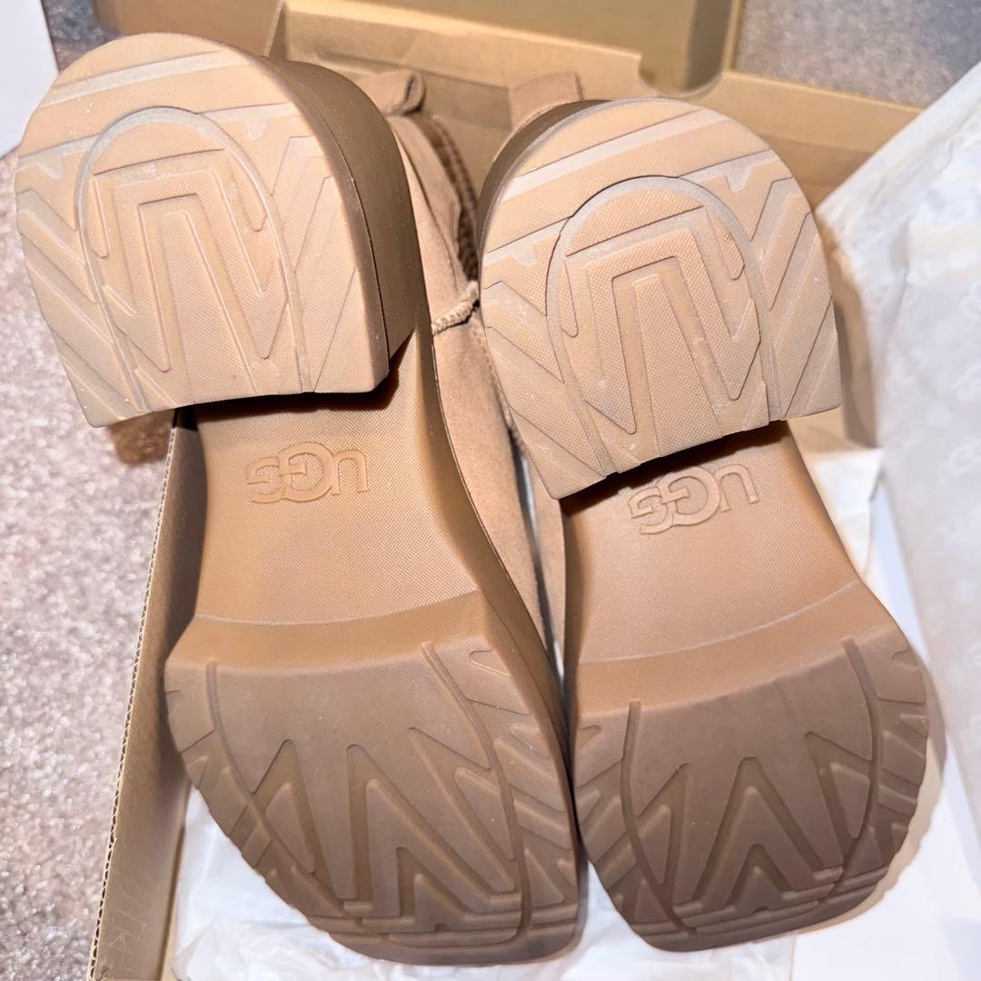 UGG モクシーチェルシー　厚底　ムートンブーツ　25cm