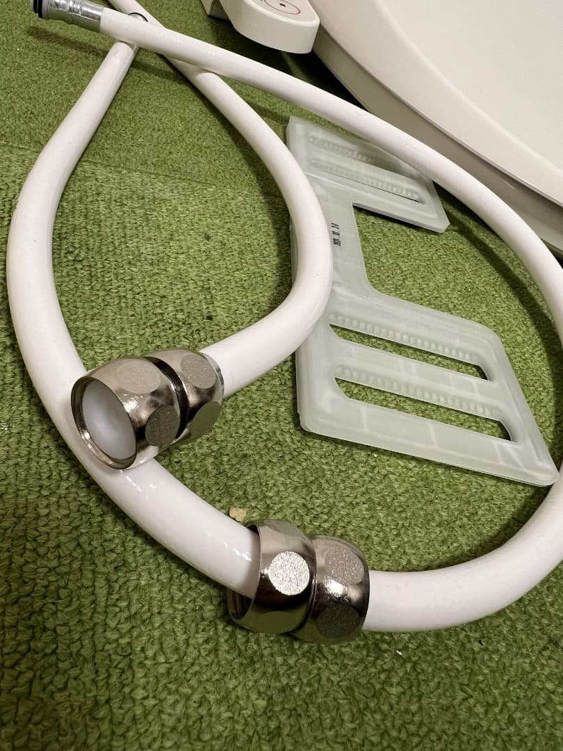 新品 未使用 2024年製 TOSHIBA 温水洗浄便座 SCS-T161