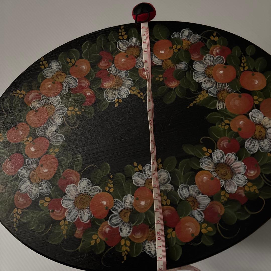 オーバル型木製テーブル　手描き装飾付きトールペインティング