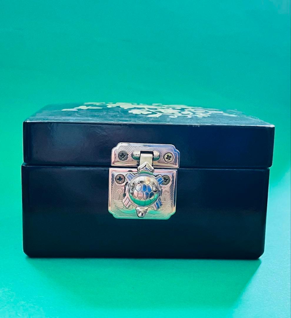 黒い木製 蝶と花のデザイン 宝石箱 貝殻細工 鏡付き 伝統工芸品 ゴージャス