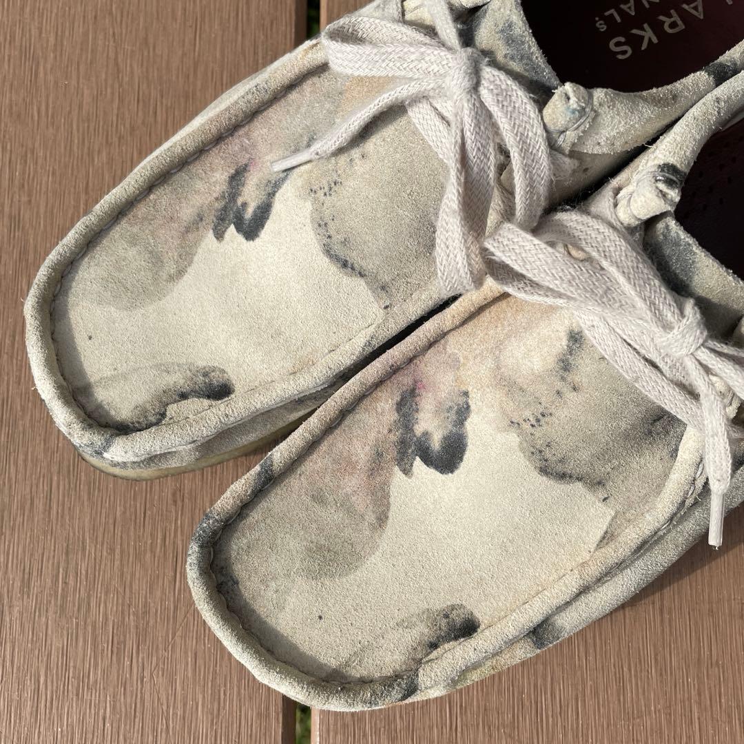 靴 CLARKS ORIGINALS WALLABEE Off WHITE CAMO