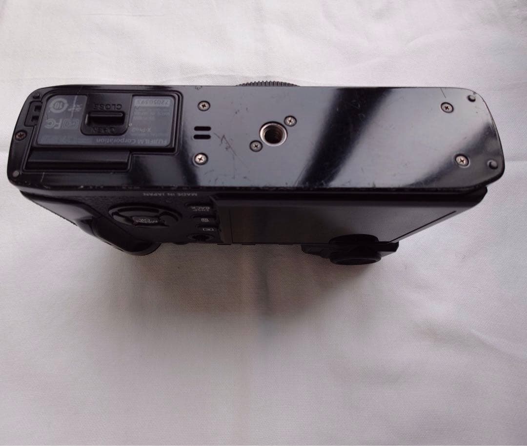 Fujifilm X-Pro2 ブラック ボディ　+ 純正チャージャー