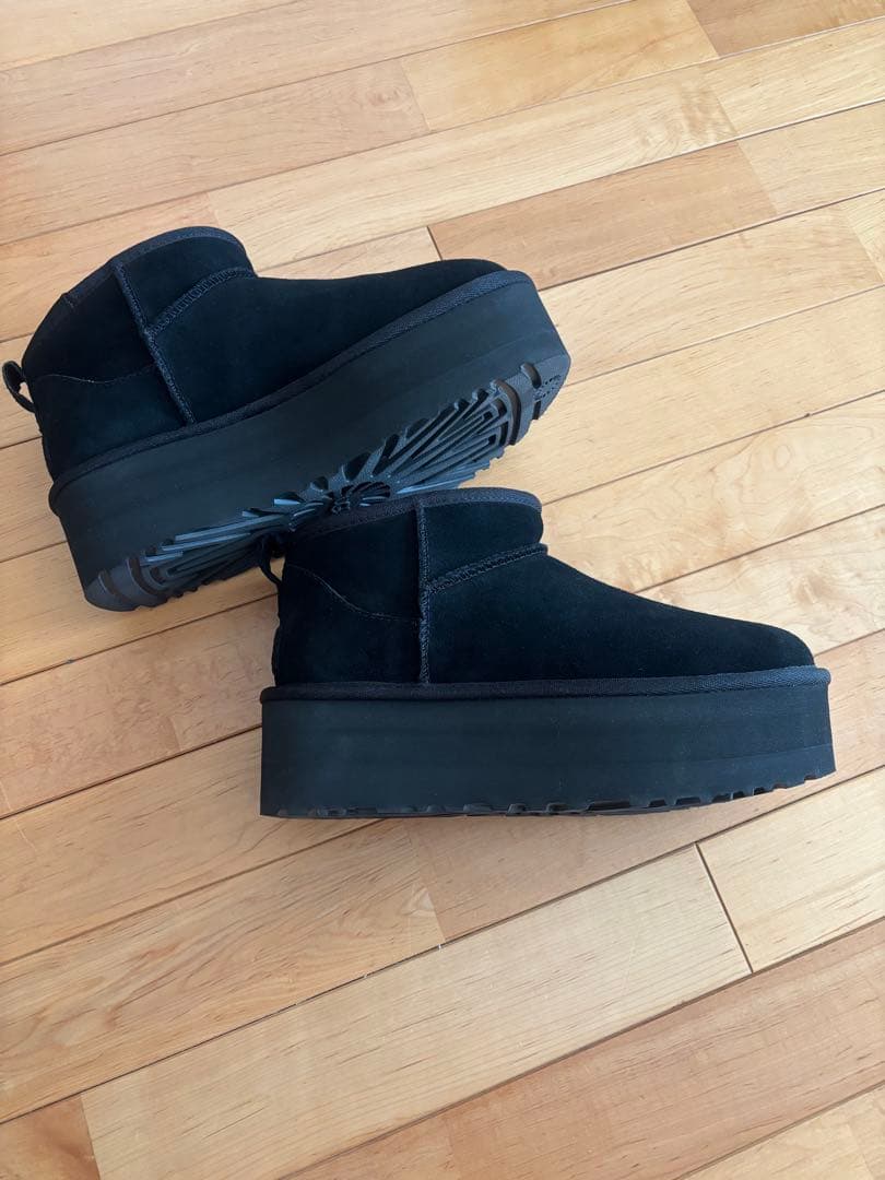 UGG ムートンブーツ厚底　ブラック