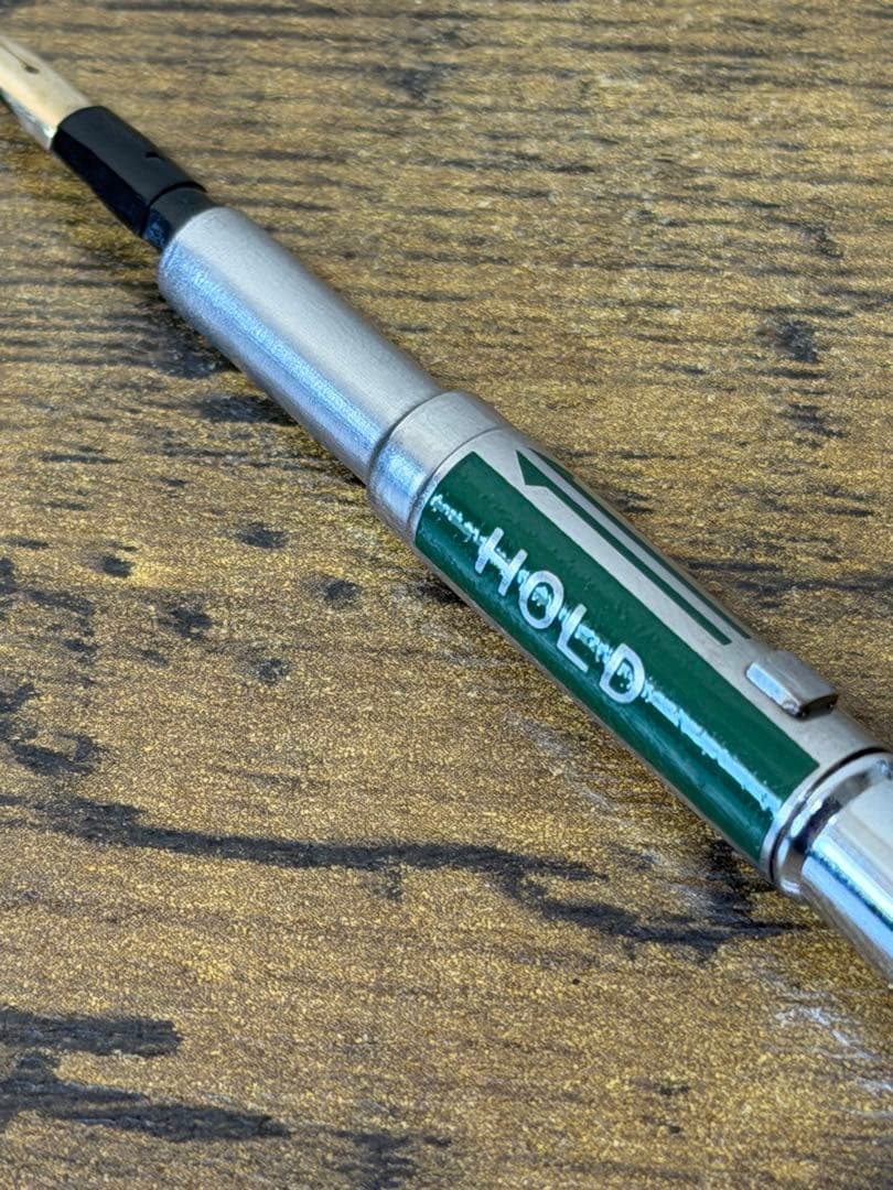 新品未使用　1971年製　キャップレス　蝕刻　ストライプ　14金　万年筆　F