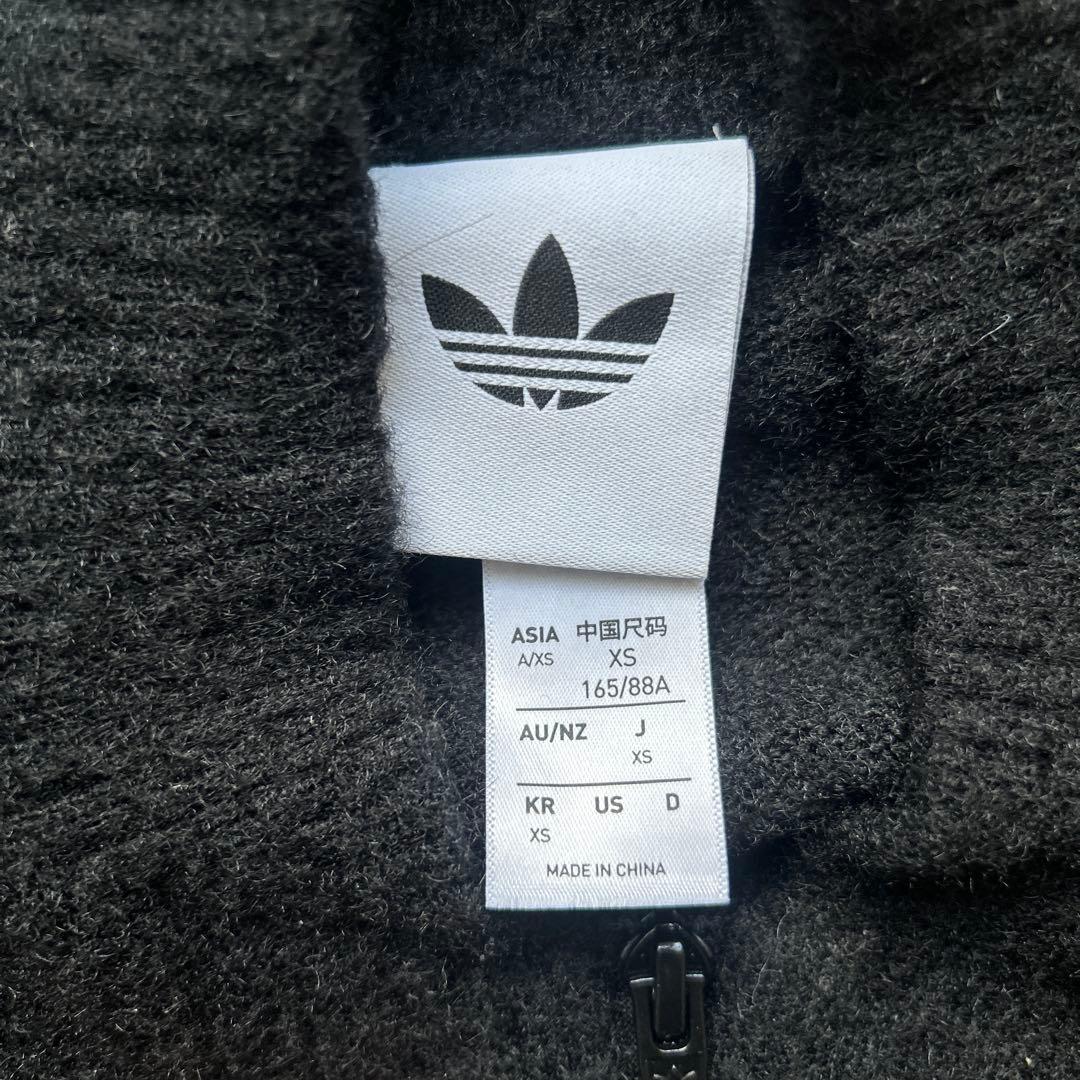 adidas アディダス　SST トラックトップ ニット