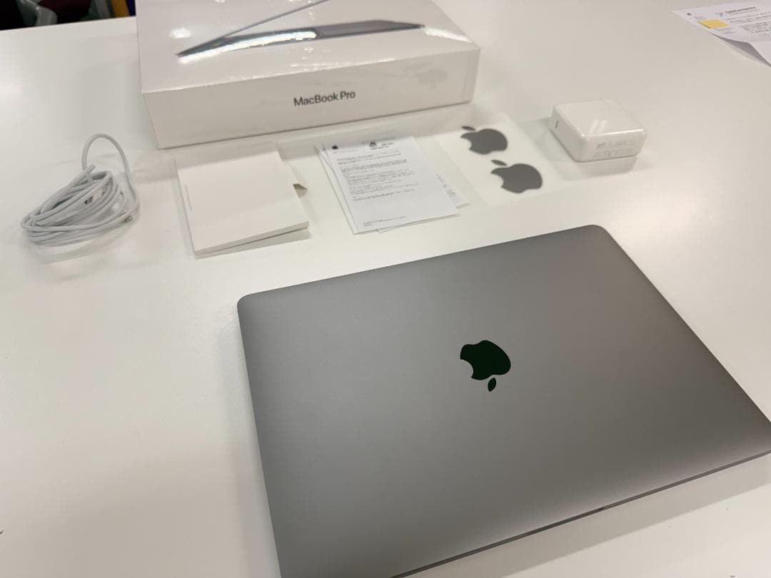 超美品 2020 Intel MacBook Pro 13インチ スペースグレー
