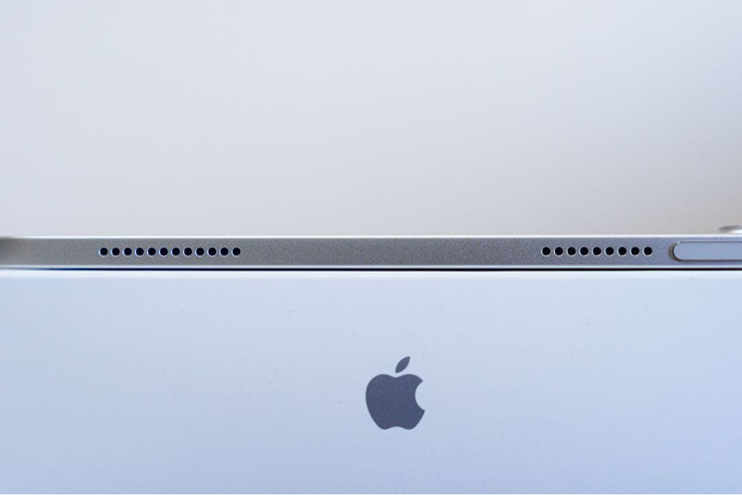 ほぼ新品 Apple iPad 11インチ Wi-Fi 128GB (A16)