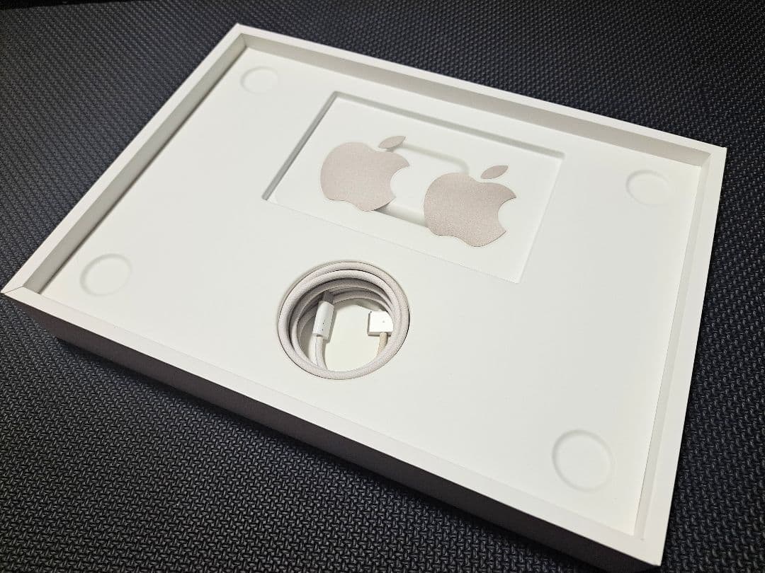 MacBook Air M2　スターライト メモリ16GB/SSD512GB