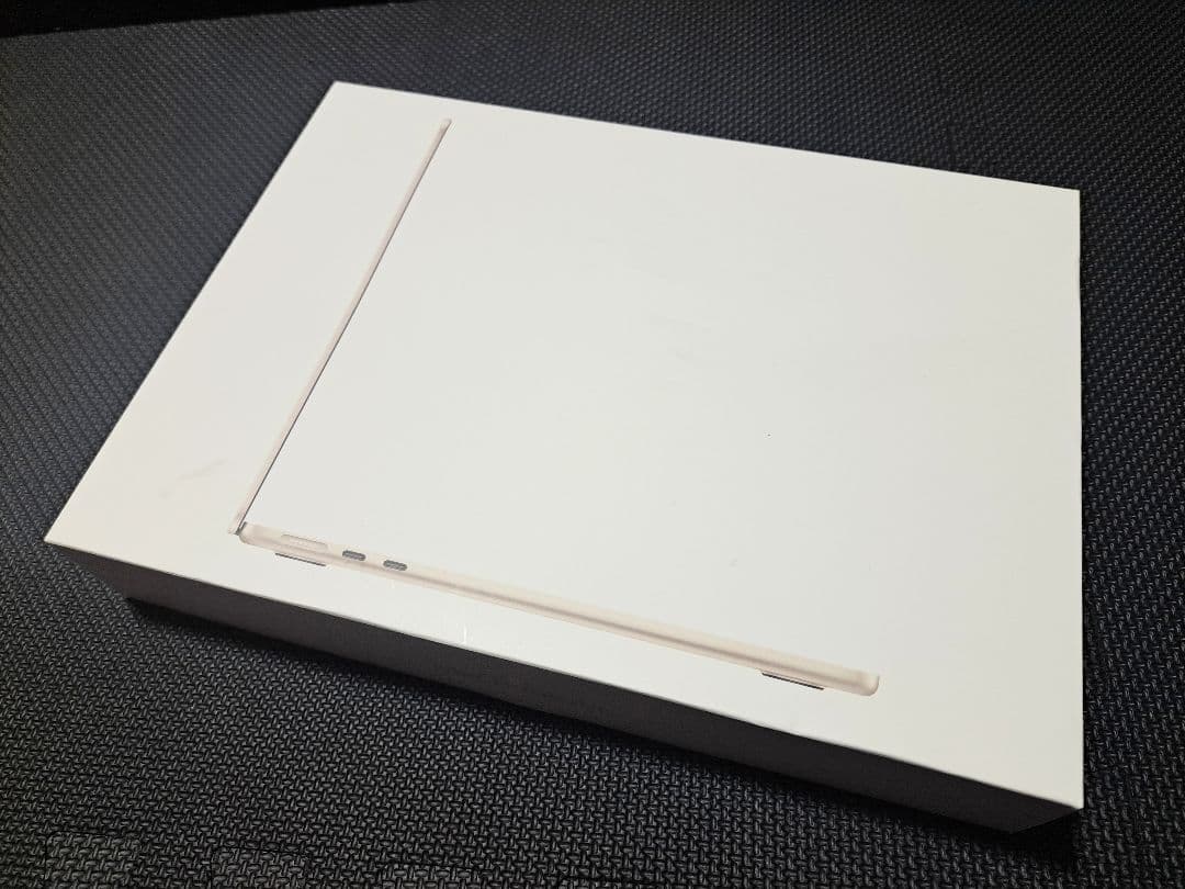 MacBook Air M2　スターライト メモリ16GB/SSD512GB