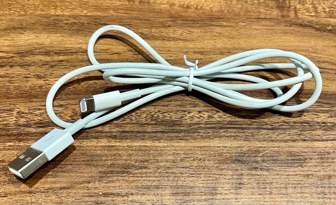 【美品】充電セット付き iPhone 8 ゴールド 64GB 本体 ケース付き