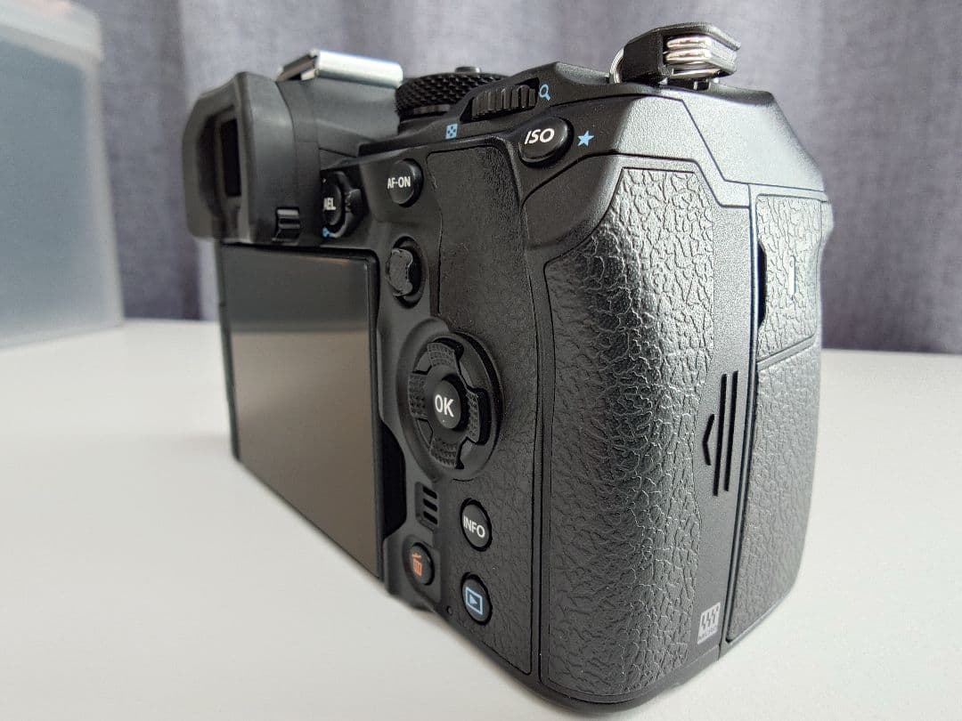 【美品・ショット数8798】OM SYSTEM OM-1 ボディ