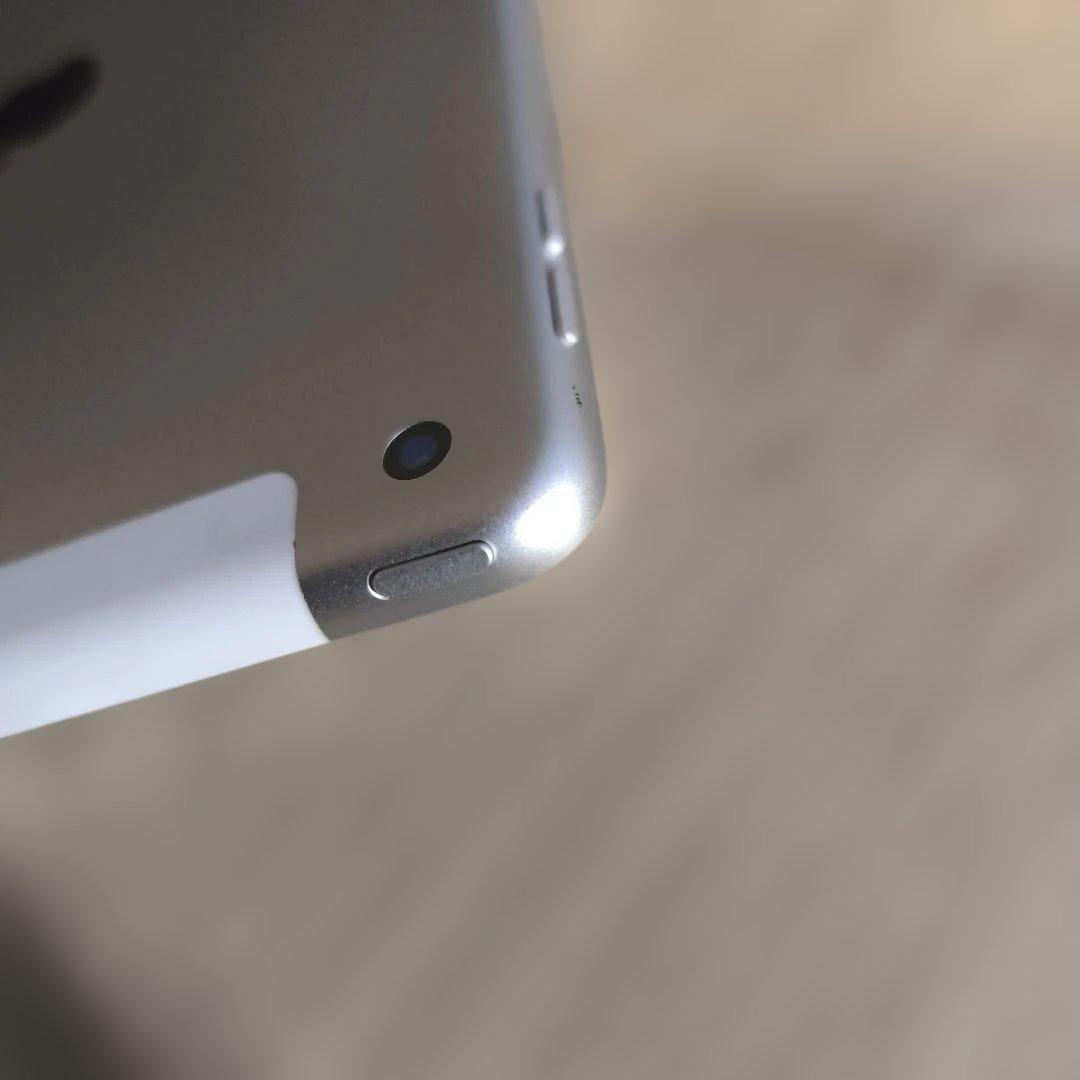 柳*郎様 iPad 第8世代 32GB セルラーモデル 32GBシルバー85％