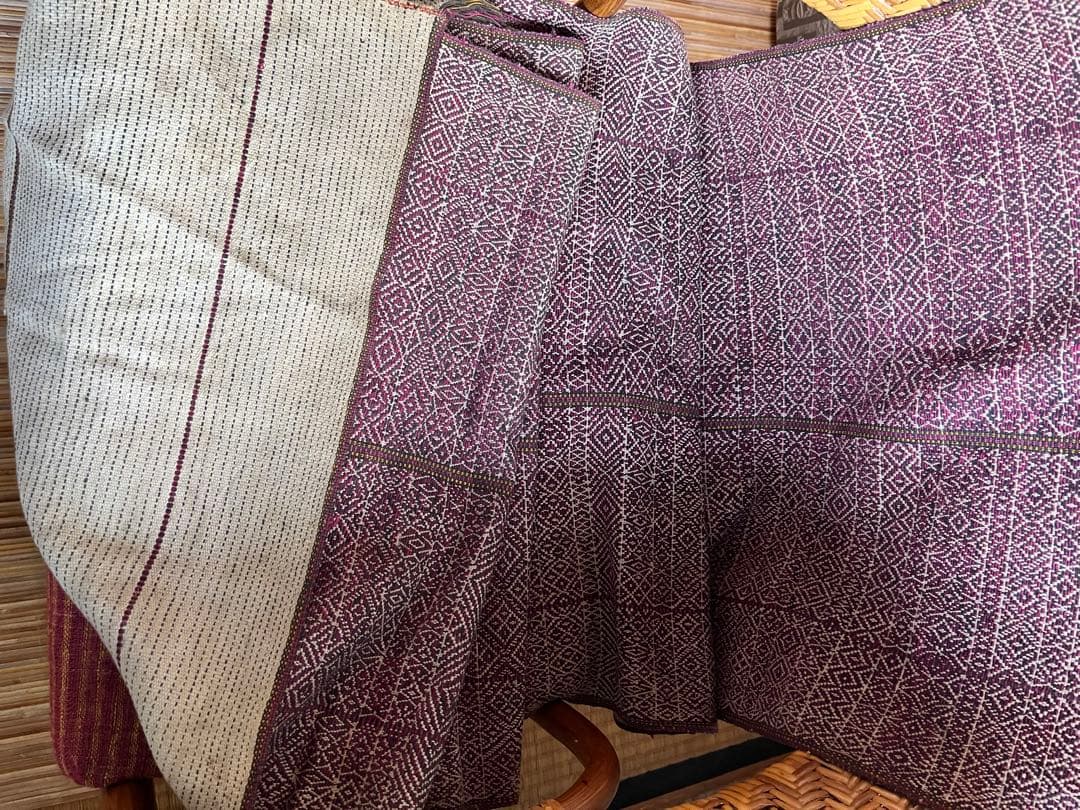 ミャンマー(旧ビルマ) チン族　片面縫い取り織り　肩掛け布　①