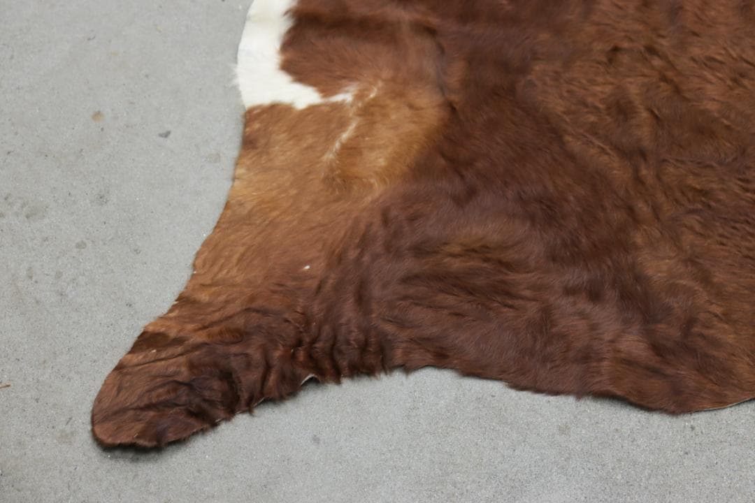 牛革 本革 カウラグ 220×197 カーペット 絨毯 敷物 大判 毛皮