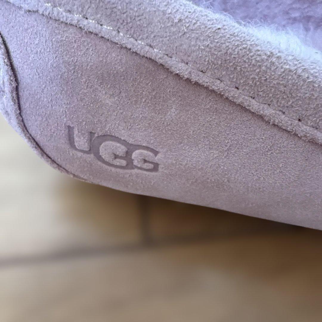 UGG ピンク モカシン　　新品23cm
