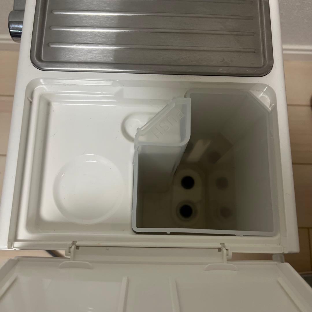 デロンギアクティブ　エスプレッソ・カプチーノメーカー ECP3220J-W