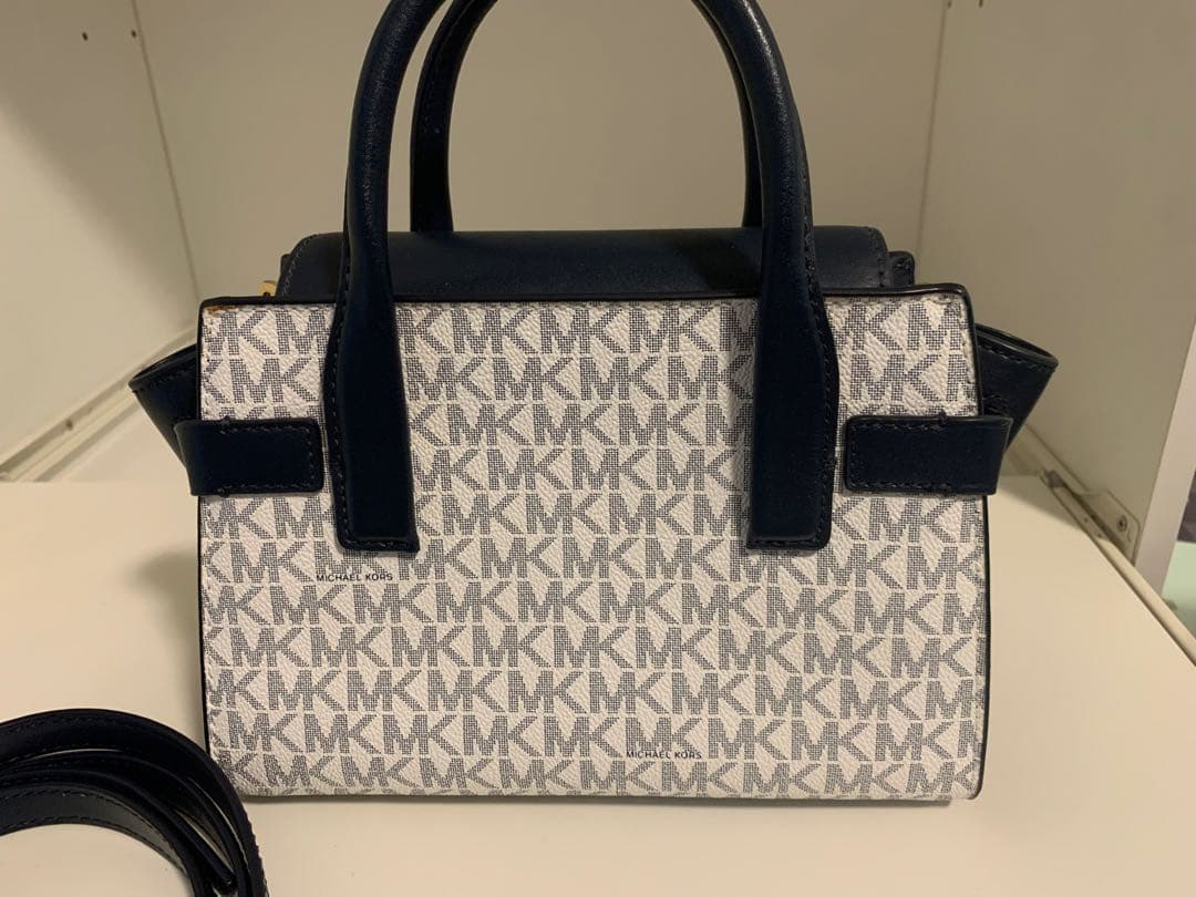 マイケルコース カルメン フラップ