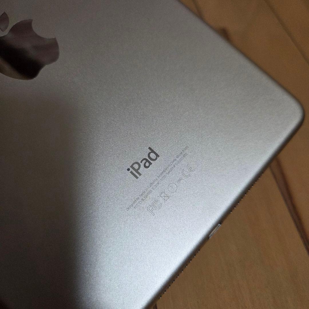 【美品】Apple iPad mini4 128GB　A1550