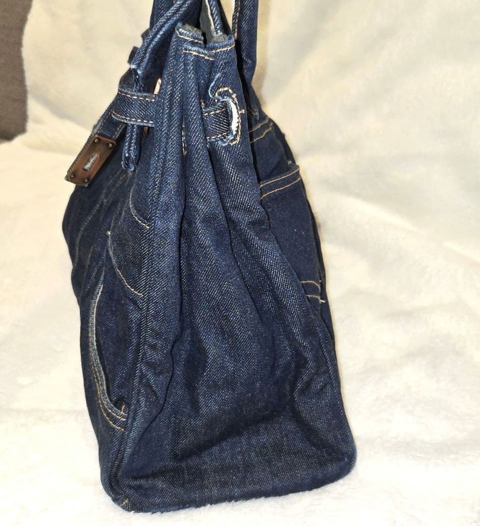 デニムリメイク フラップ付きトートバッグ　 やや大きめ マウジー　南京錠