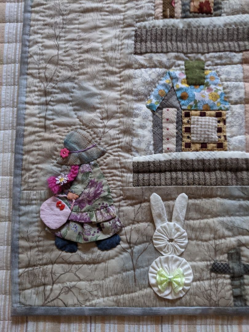 ハウスの冬景色　パッチワークキルト　タペストリー