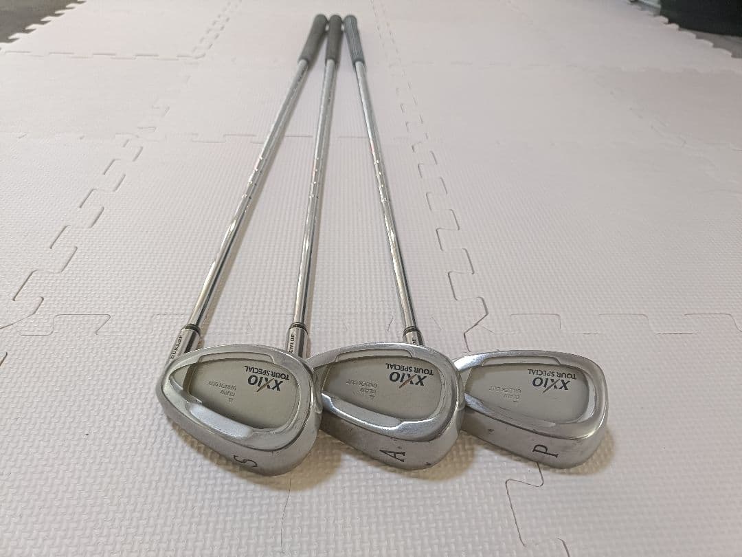 TaylorMadeゴルフバッグ、クラブセット Burner /初代ゼクシオ