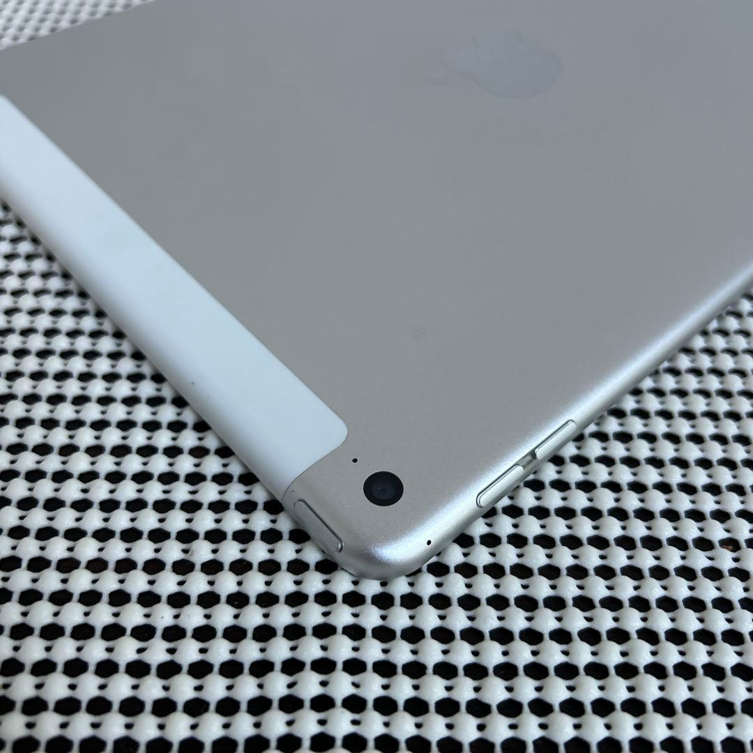 74【早い者勝ち】電池最良好☆iPad Air2 第2世代 16GB au☆