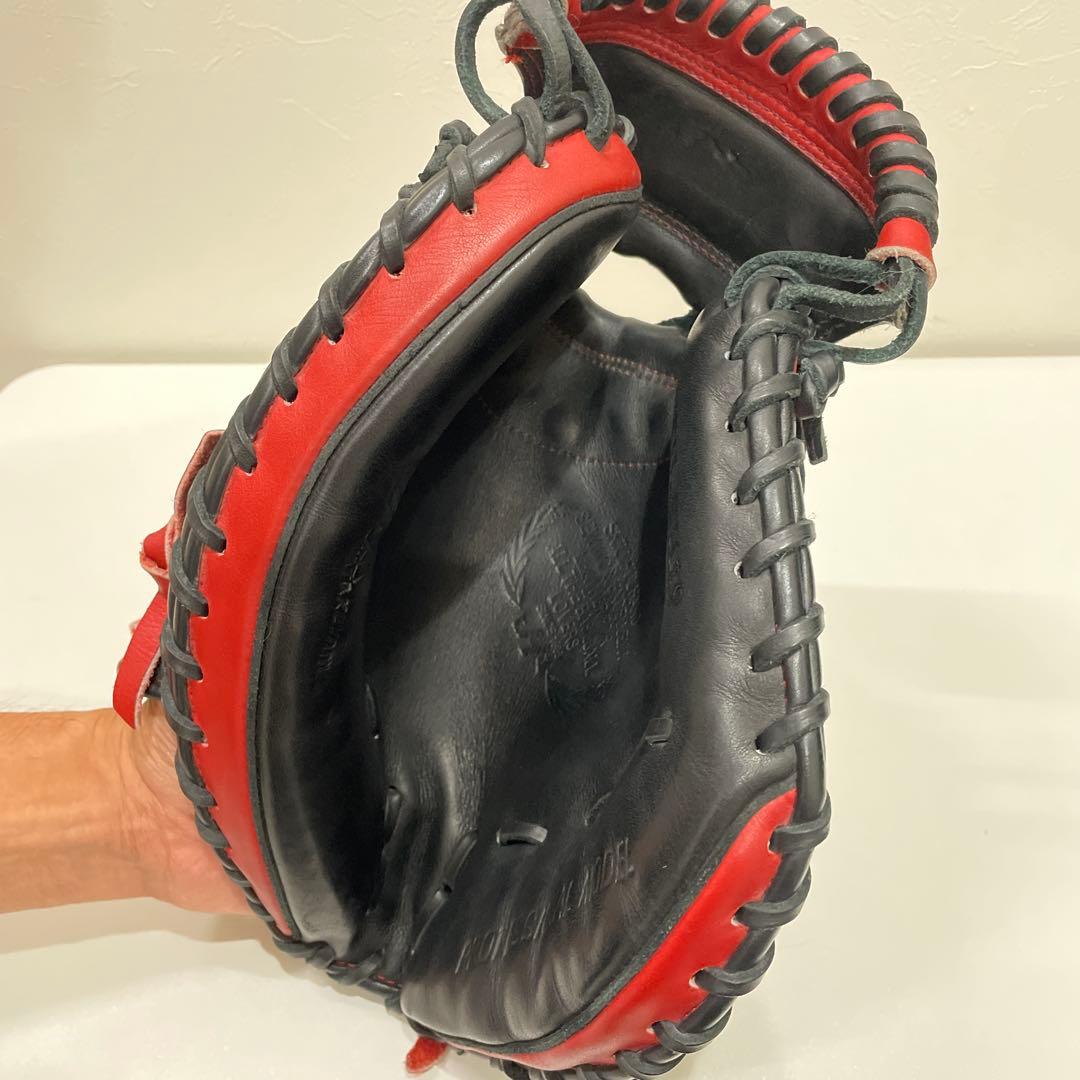 ハタケヤマ キャッチャーミット　甲斐拓也モデル　黒赤